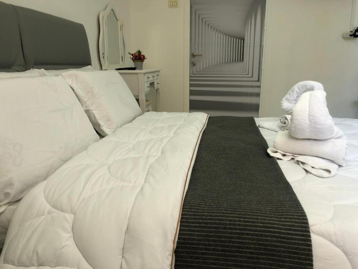 Sea Line Hotel From R&A Group Bat Yam Eksteriør bilde